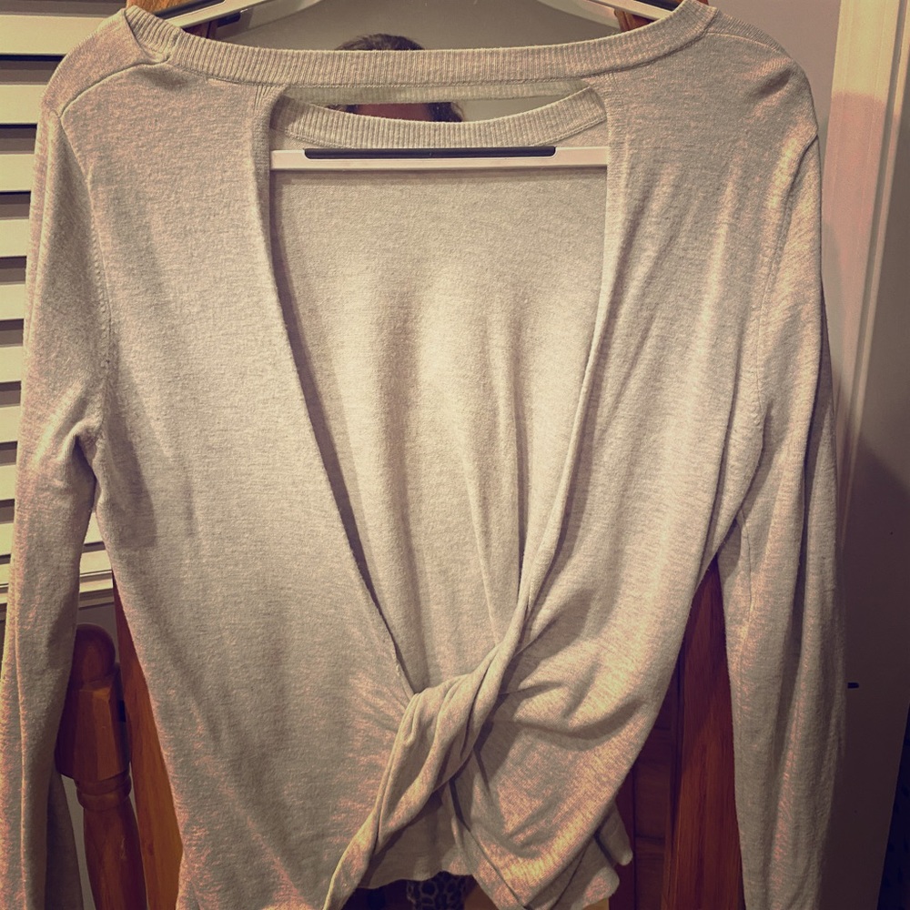 [Fabletics] Peek-back + sexy + cozy + athletic top
